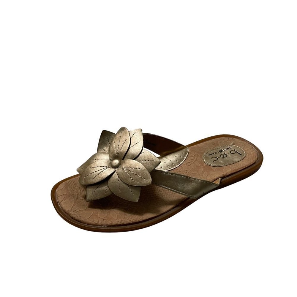 BOC Born Concepts Womens Gold Floral Applique Faux Leather Thong Sandals Size 7